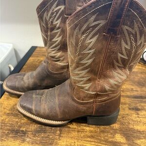 Shyanne Distressed Brown Western cowboy boots